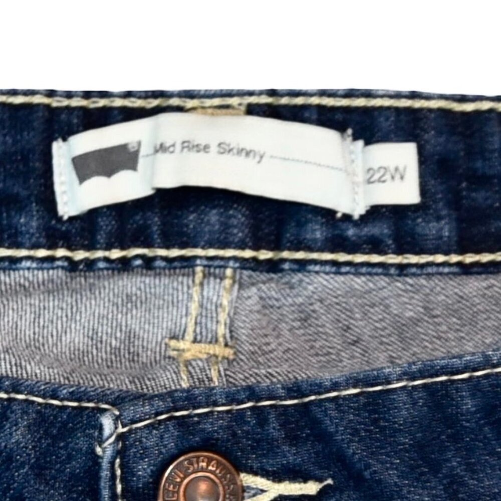 Levi’s Mid Rise Skinny Jeans Size 22W Dark Wash Cropped Denim  *Hemmed Short* - Picture 4 of 8
